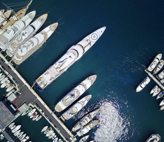 Седем луксозни яхти за поне 100 млн. долара потънаха след пожар в турския курорт Бодрум