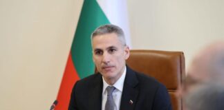 Служебният кабинет утвърждава командировъчни, предлага рокади при военните