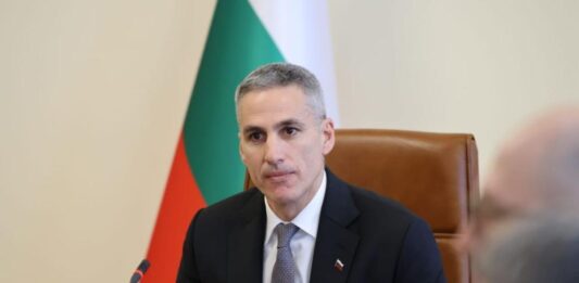 Служебният кабинет утвърждава командировъчни, предлага рокади при военните