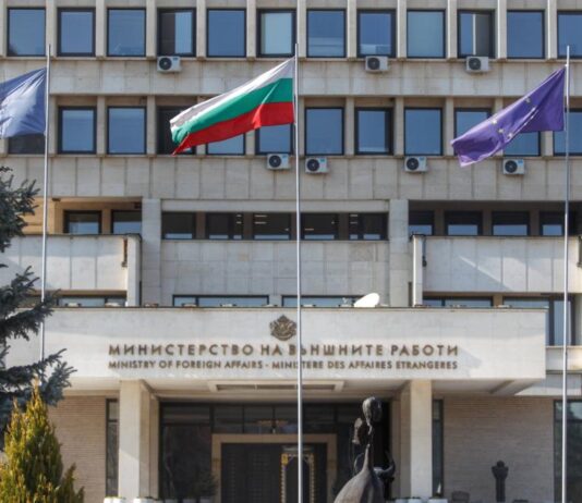 МВнР с важна информация за българите в Индия, Малдиви и Шри Ланка