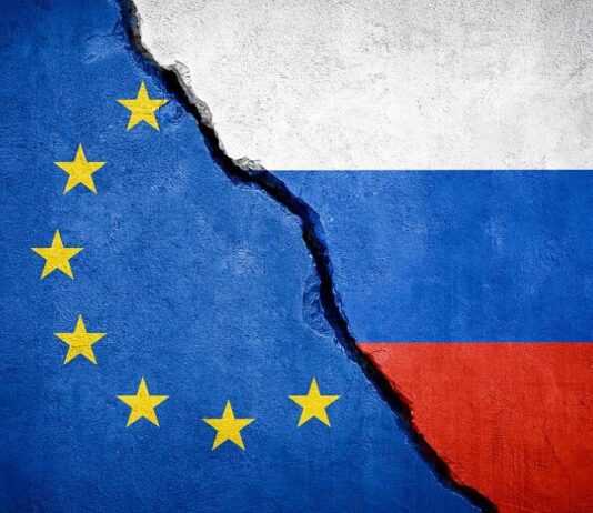 ЕК може да предложи пълна забрана за вноса на руски петрол