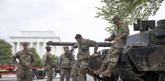 Очаква се Пентагонът да изпрати в Близкия изток хиляди войници