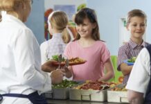 Менюто на децата под лупа: Какво казва наредбата за здравословно хранене на учениците