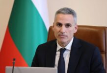 Гюров: Имаме достатъчни запаси от горива, няма да допуснем създаване на паника сред гражданите