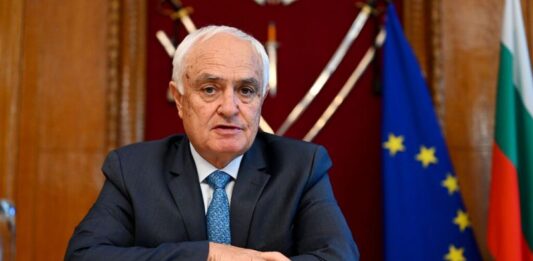 Запрянов разреши преминаването на чужди въоръжени сили през въздушното пространство на България