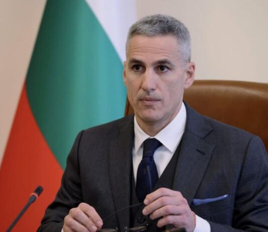 Премиерът Гюров свика Съвета за сигурност, покани шефовете на парламентарните групи