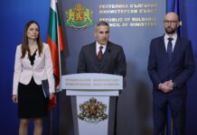 Премиерът Гюров: Имаме готови мерки за най-уязвимите граждани и бизнеса във връзка с поскъпването на горивата