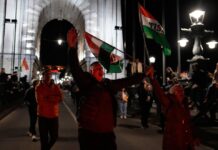 „Свърши се“: Радостна нощ в Будапеща след падането на Орбан – танци и наздравици (СНИМКИ)