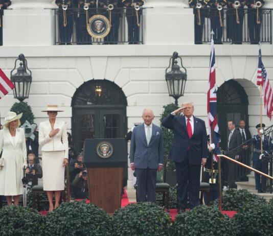 Историческата визита продължава: Крал Чарлз Трети пристигна в Белия дом за среща с Тръмп