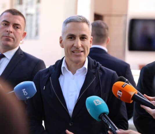 Гюров: Гласувах за страна, в която в парламента се влиза с идеи, а не с пачки в пояса