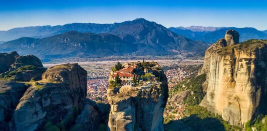 Жена загина след падане от скала в Метеора