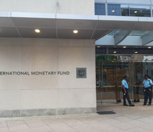 МВФ предупреждава: Расте рискът за глобалните доставки от Близкия изток