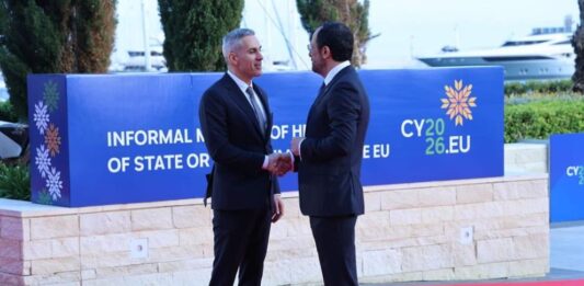 Андрей Гюров пристигна за срещата на лидерите на ЕС в Кипър