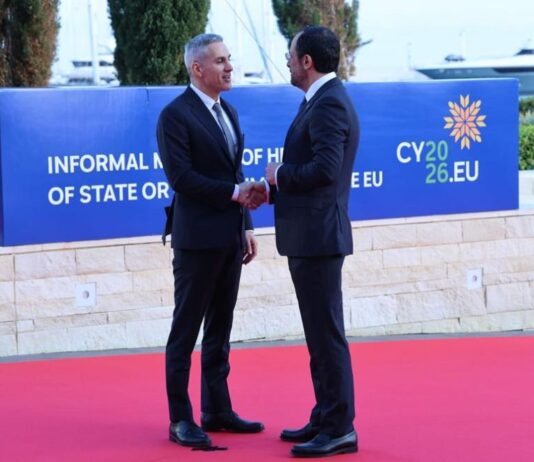 Андрей Гюров пристигна за срещата на лидерите на ЕС в Кипър