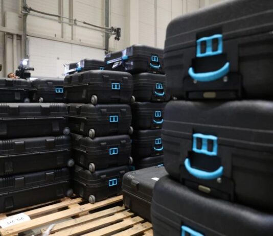 ЦИК попита „Сиела Норма“ за какво са ѝ 40 лопати, оказа се, че става дума за лаптопи