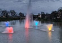 Цветна магия над Тунджа: Вечерното шоу на фонтаните в Ямбол (СНИМКИ)