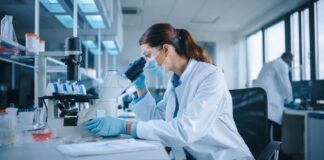 Проучване на БГ лекари за COVID ваксините при онкоболни е публикувано в престижно издание