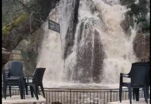 Водопадът в Бачково заля ресторант, наводнени са улици