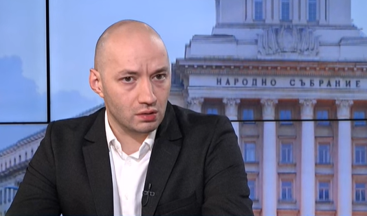 Димитър Ганев: Парадокс – по-висок резултат за Радев оставя потенциалните му партньори извън НС