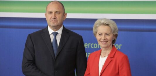 Урсула фон дер Лайен поздрави Румен Радев за изборната победа
