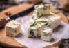 От пещерите на Франция до гурме кухнята: Как синьото сирене превзе света