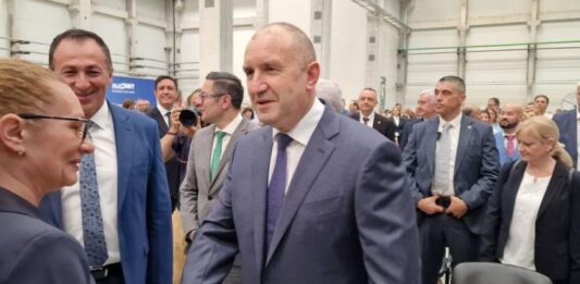 Радев: Всичко, което казва господин Борисов, е в синхрон с черната пантера от Шумен