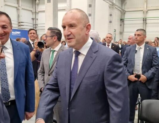 Радев: Всичко, което казва господин Борисов, е в синхрон с черната пантера от Шумен