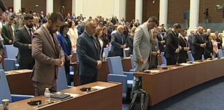 Минута мълчание за загубените детски животи: Парламентът почете жертвите на вчерашната трагедия на пътя