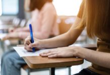 Учениците от 7-и и 10-и клас се явяват на национално външно оценяване по БЕЛ