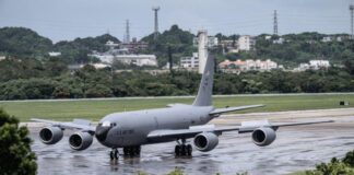 KC-135 Stratotanker пристига на авиобаза „Безмер“: Какво може „летящата бензиностанция“ на САЩ