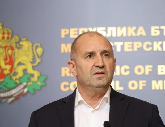 Радев предлага да се върнат правомощията на президента при назначаване на служебен премиер
