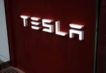 Tesla изтегля 3 милиона автомобила заради „дръжки убийци“