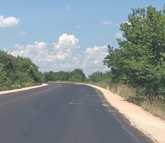 Шофьорите да внимават: Променят движението по пътища в три области заради ремонти