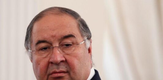 ЕС е изправен пред остри критики след отмяната на санкции срещу руски милиардери