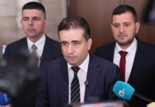 Забрана за легалните, бонус за нелегалните: Популизмът зад новата атака срещу хазарта, който ощетява само българските компании