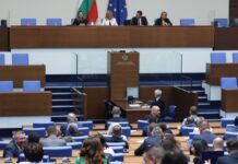 Заседанието на Народното събрание започва по-рано с блицконтрол
